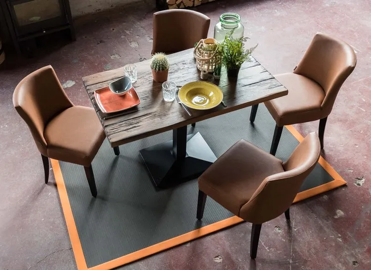 7482 Tafel Eiken Antiek 70×70