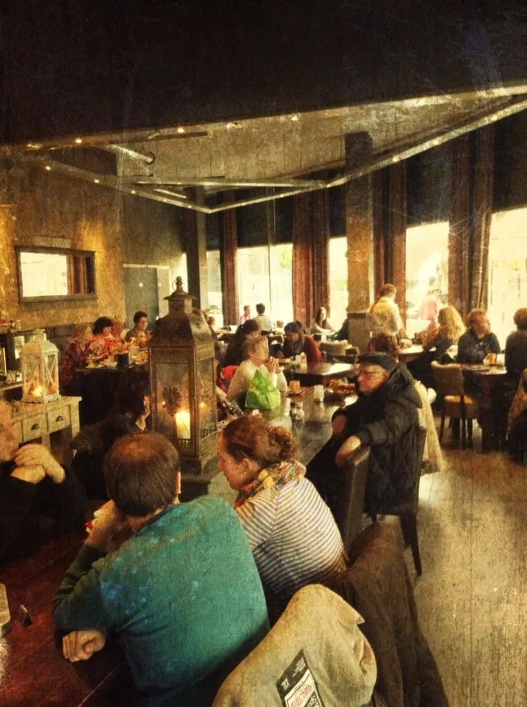 01717fc478023ea9aaf8ee78f8f5e5ef4564e93ffe 764x1024 - Dinercaf&eacute; De Witte Olifant