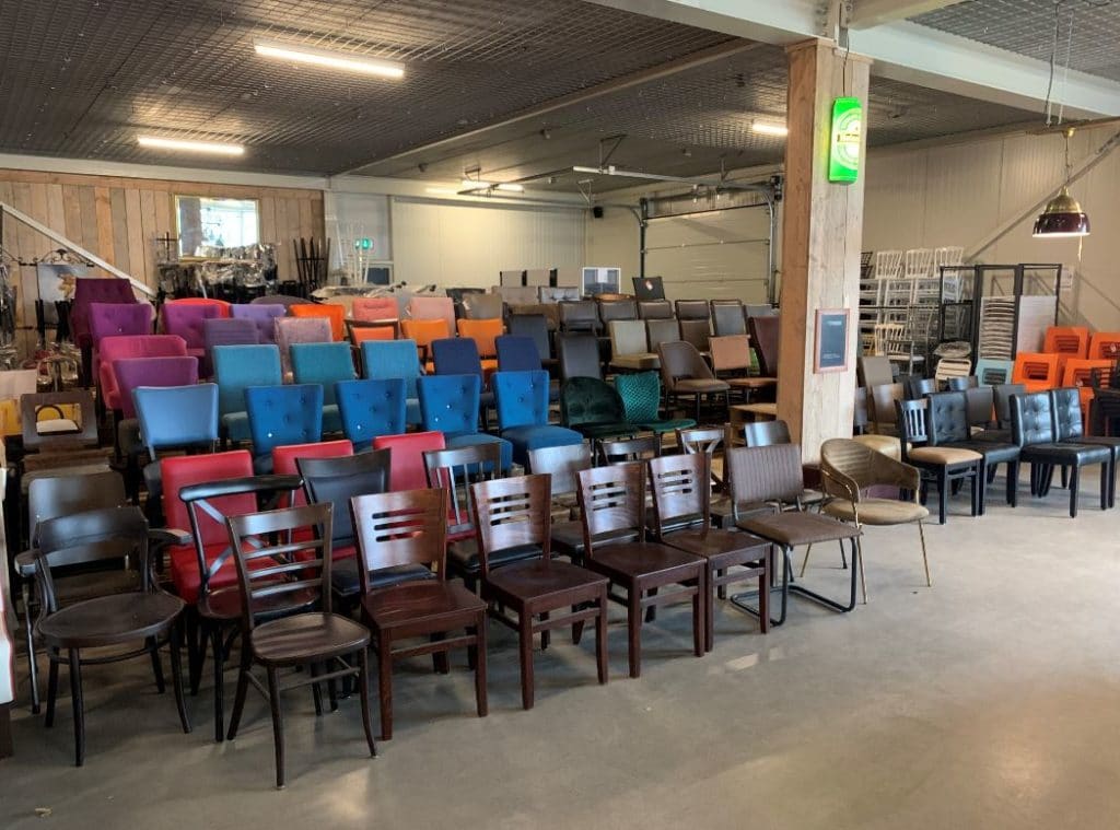 stoelen in de outlet