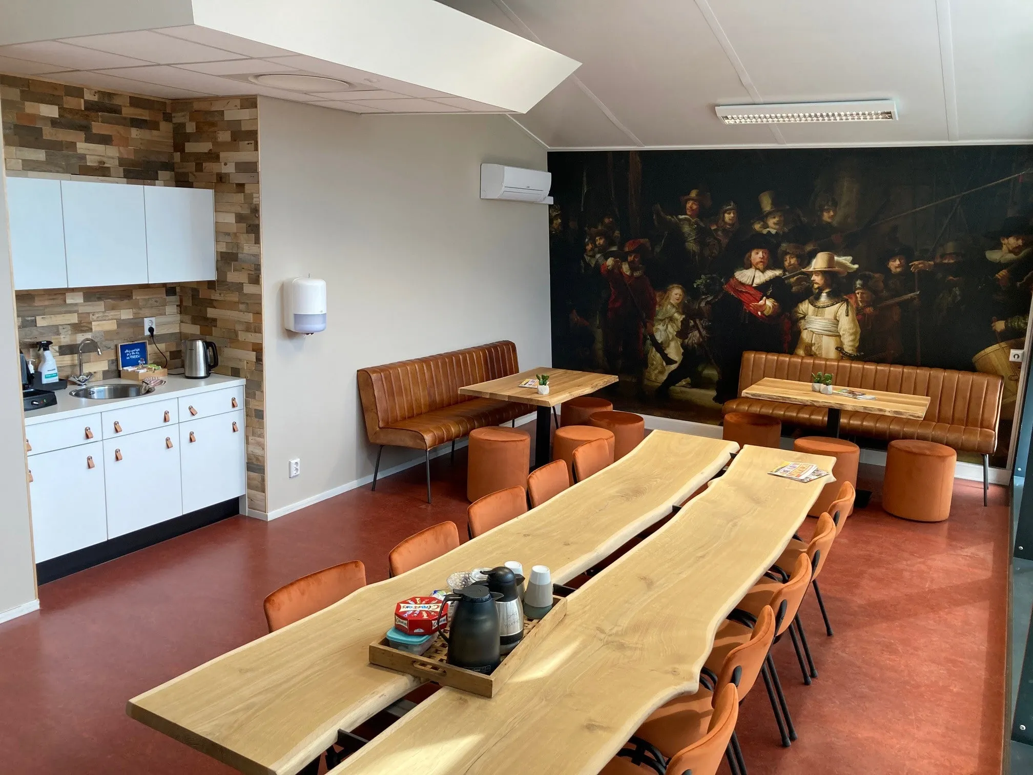 Voor iedere gelegenheid een passend interieur lerarenkamer 3 - Voor iedere gelegenheid een passend interieur