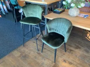 Barkrukken zover het oog reikt richmond austin 300x225 - Barkrukken zover het oog reikt