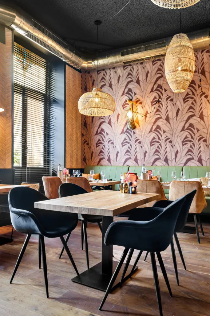De Reus 10 683x1024 - Grandcaf&eacute; De Reus