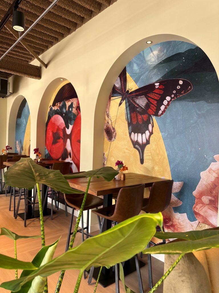 9a2f88bc 9fe0 4964 bdf6 82afdd4d8e21 768x1024 - Lunchcafé Sisters