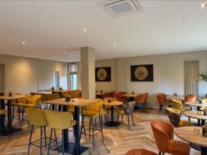 Horeca interieur trends 2026: warmte, kleur en karakter IMG 8062 300x225 - Horeca interieur trends 2026: warmte, kleur en karakter